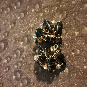 COPY - Vintage Goldtone Black Gold Flecked Glass Aurora Borelis Clip Earrings